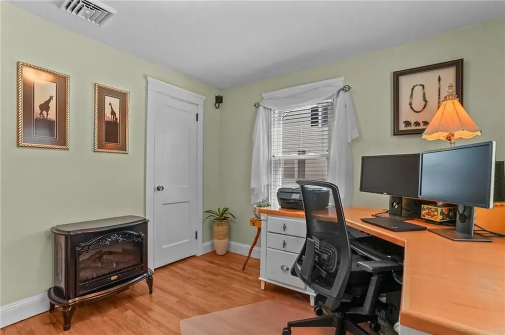 79 Beach Road Bristol RI 02809