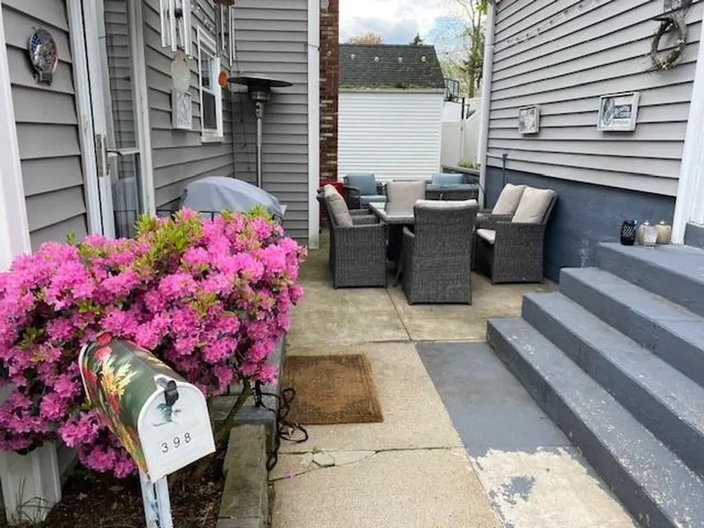 398 Gaskill Street Woonsocket RI 02895