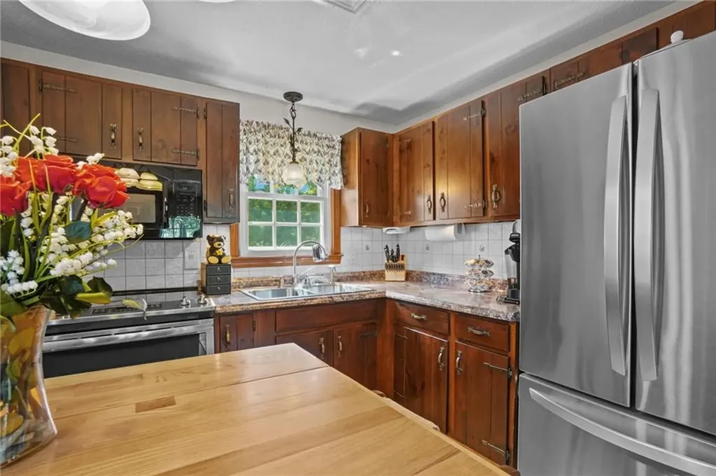 232 Dana Street Woonsocket RI 02895