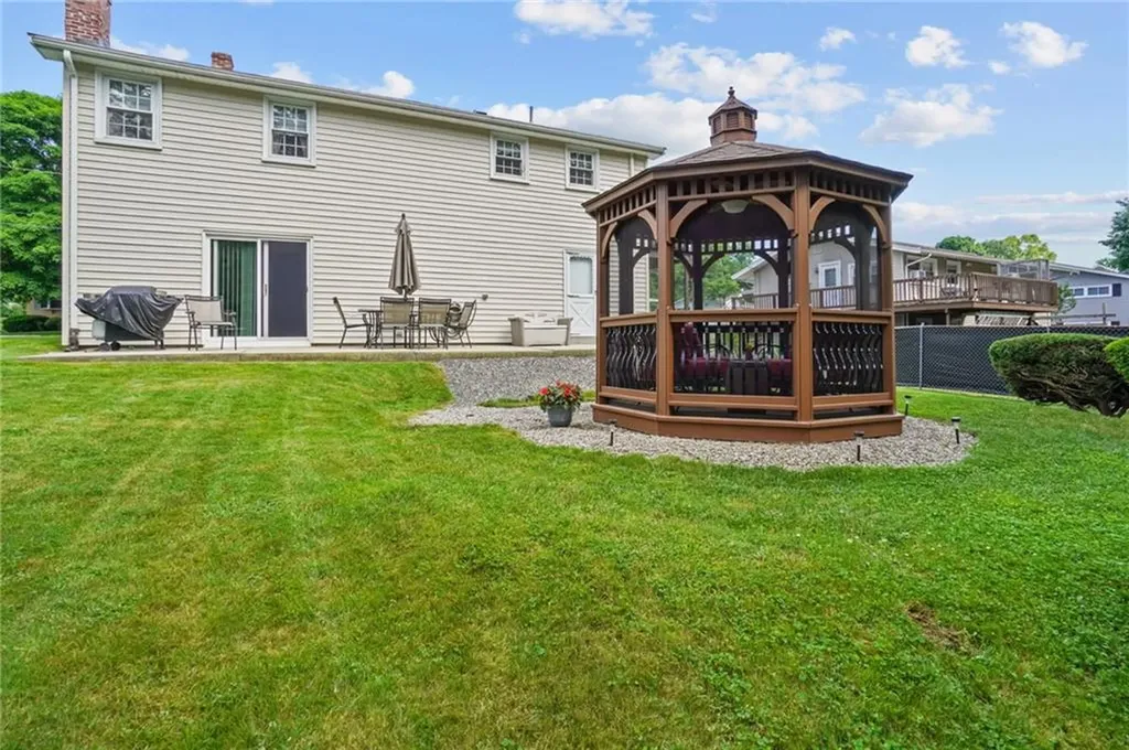 232 Dana Street Woonsocket RI 02895