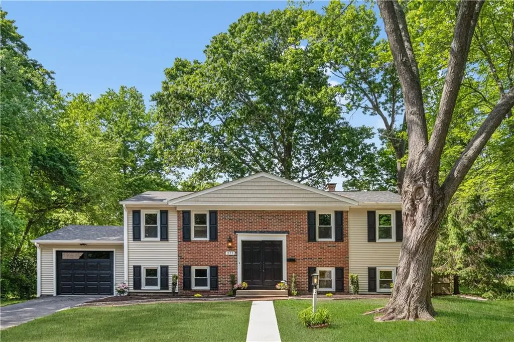 271 Stillwater Drive Warwick RI 02889