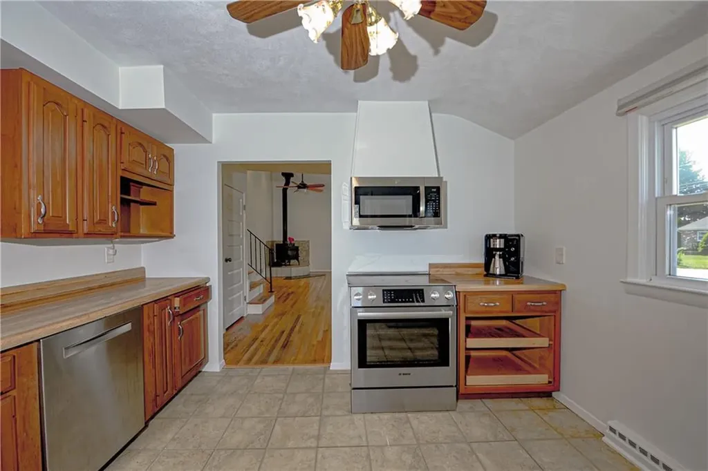 17 Namquid Drive Middletown RI 02842