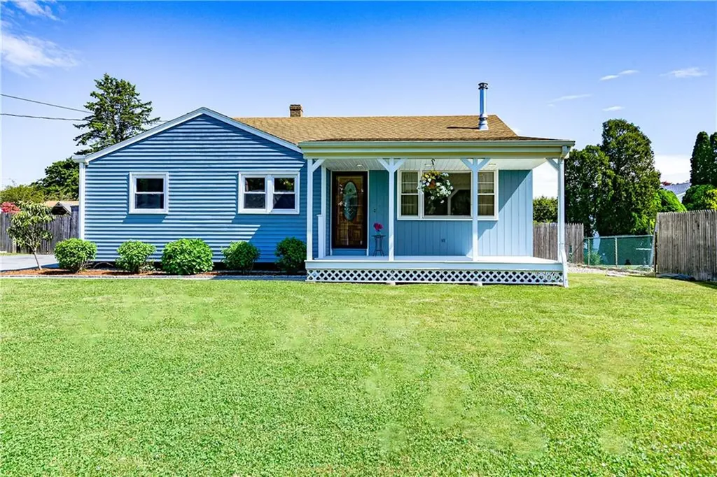 17 Namquid Drive Middletown RI 02842
