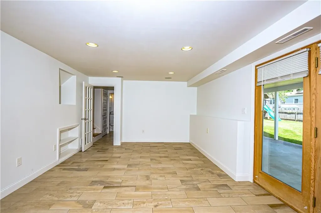 17 Namquid Drive Middletown RI 02842