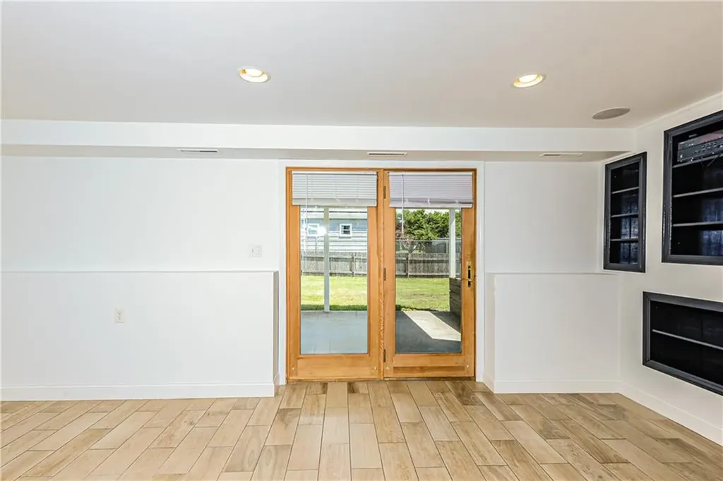 17 Namquid Drive Middletown RI 02842