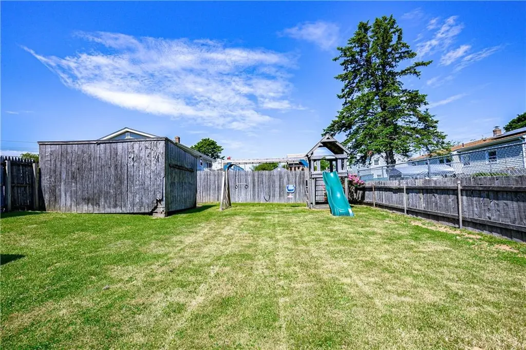 17 Namquid Drive Middletown RI 02842