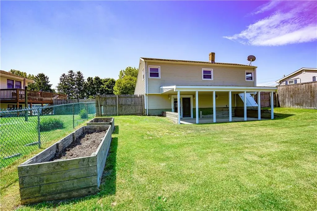17 Namquid Drive Middletown RI 02842