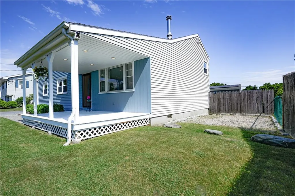 17 Namquid Drive Middletown RI 02842