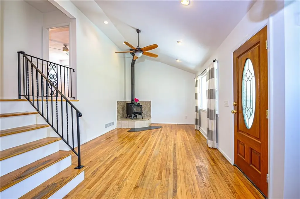 17 Namquid Drive Middletown RI 02842