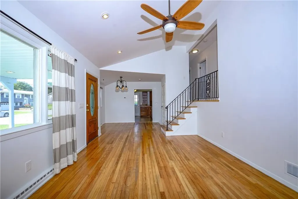 17 Namquid Drive Middletown RI 02842