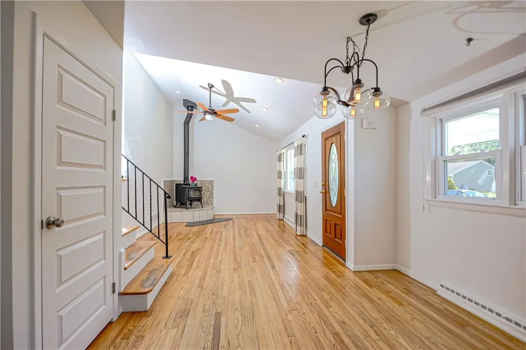 17 Namquid Drive Middletown RI 02842