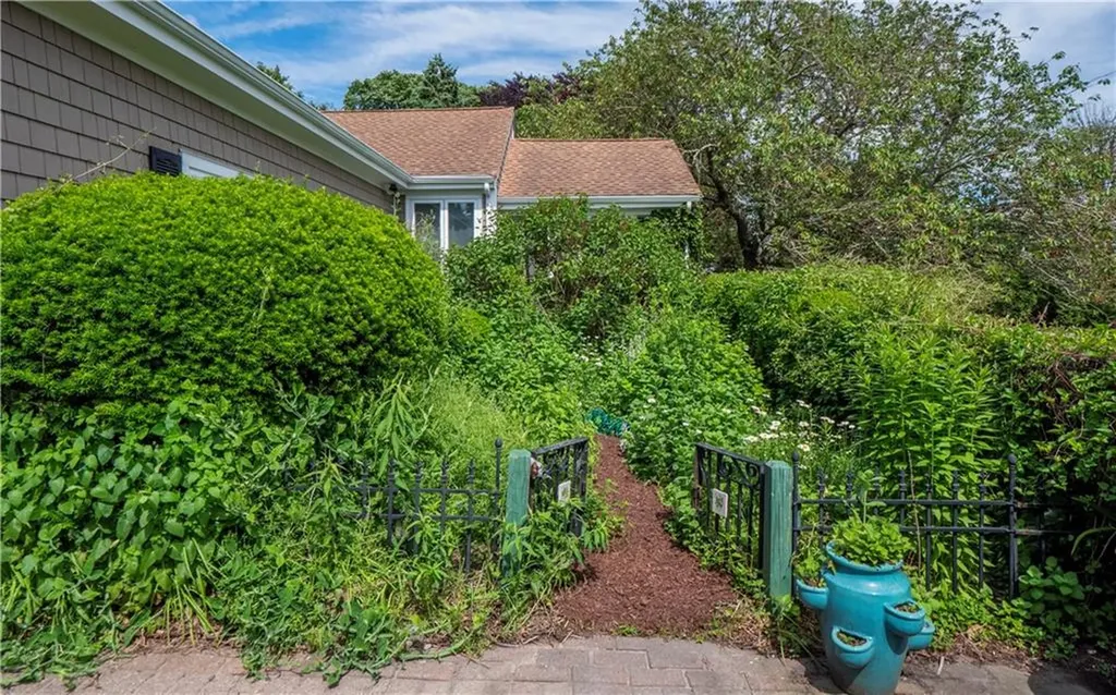 48 Kane Avenue Middletown RI 02842