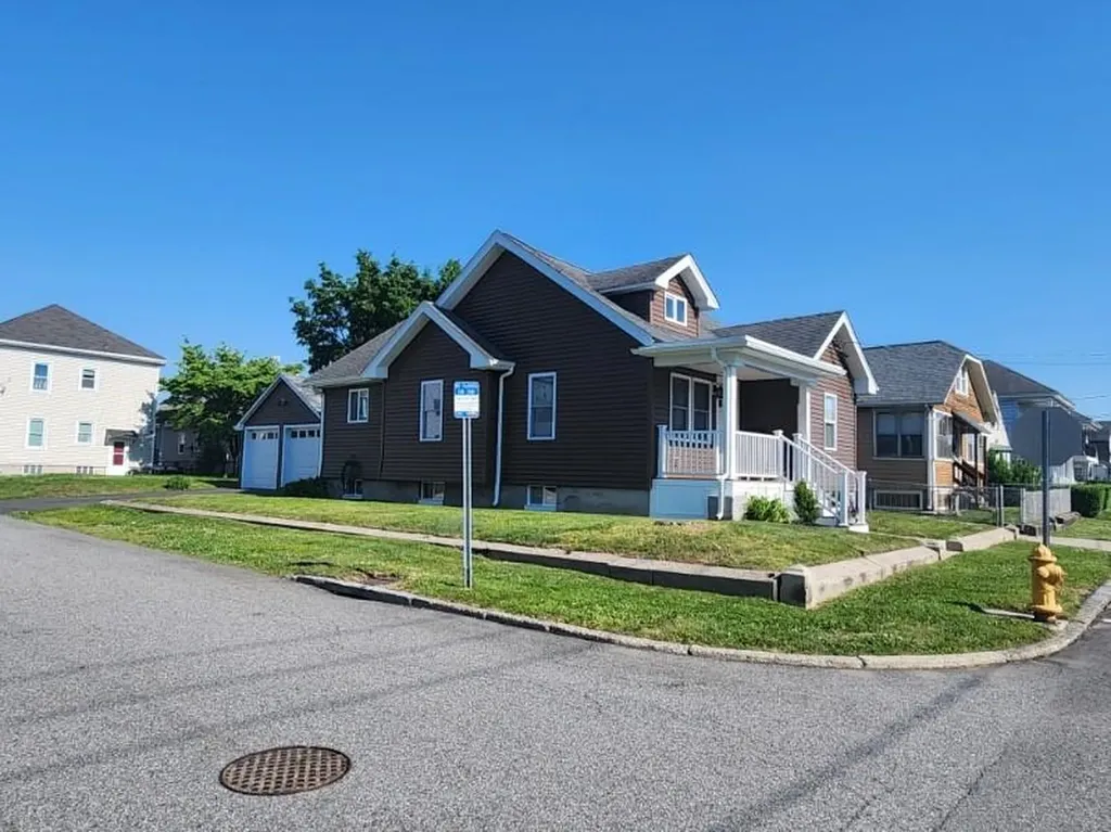 97 Rosemont Avenue Pawtucket RI 02861