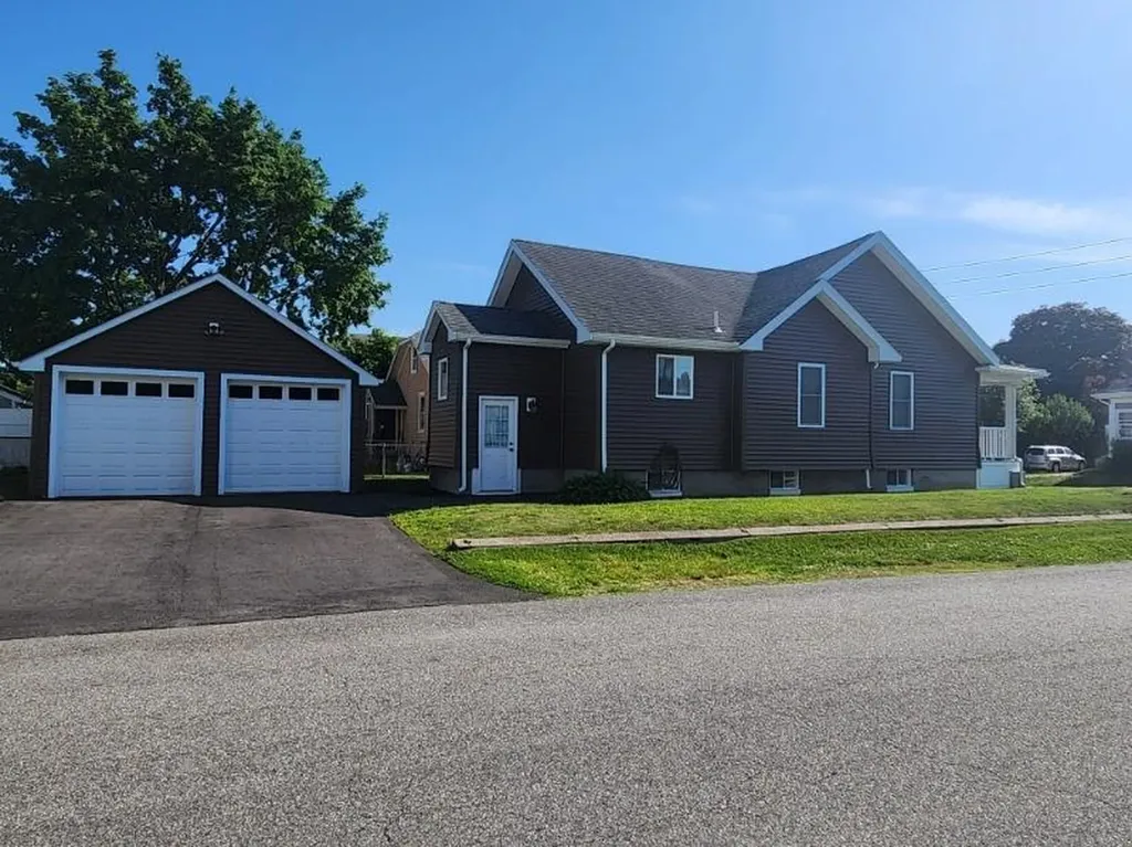 97 Rosemont Avenue Pawtucket RI 02861