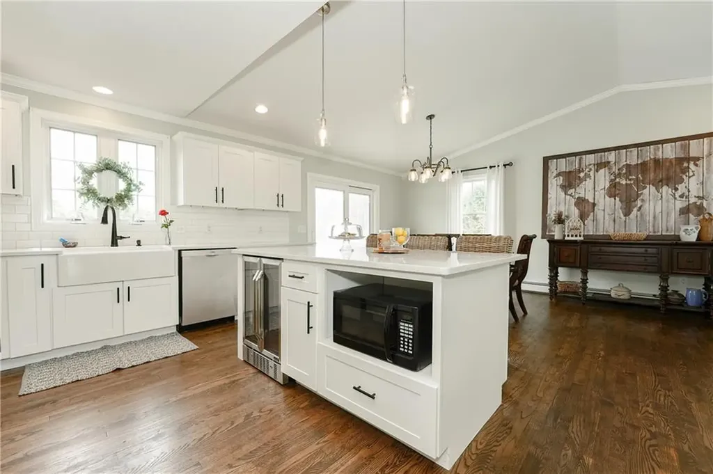 28 Willow Court Portsmouth RI 02871