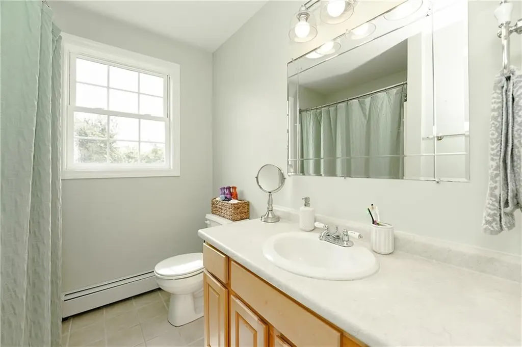 28 Willow Court Portsmouth RI 02871
