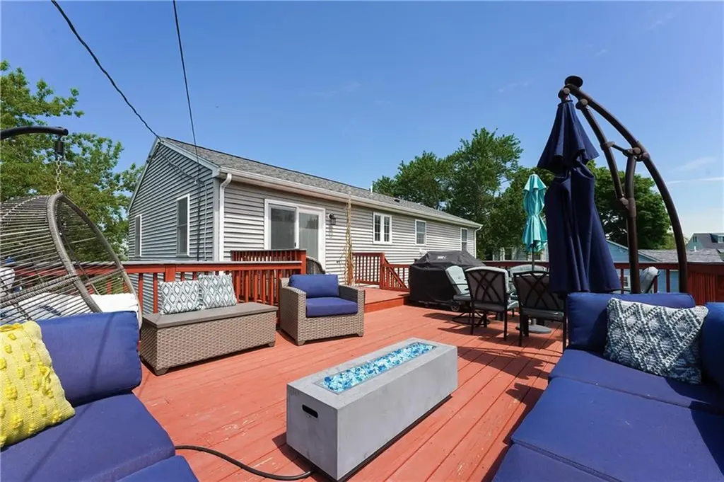 28 Willow Court Portsmouth RI 02871