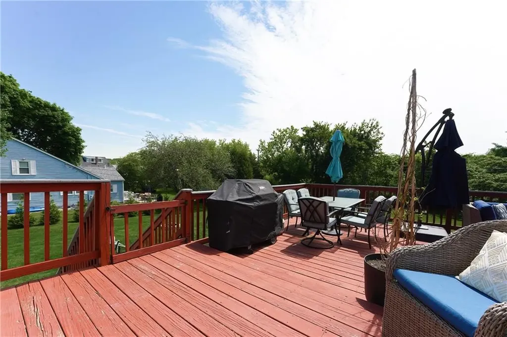 28 Willow Court Portsmouth RI 02871