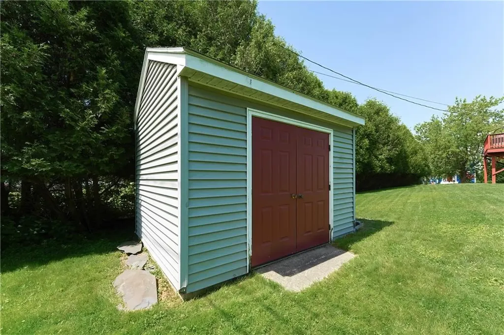 28 Willow Court Portsmouth RI 02871