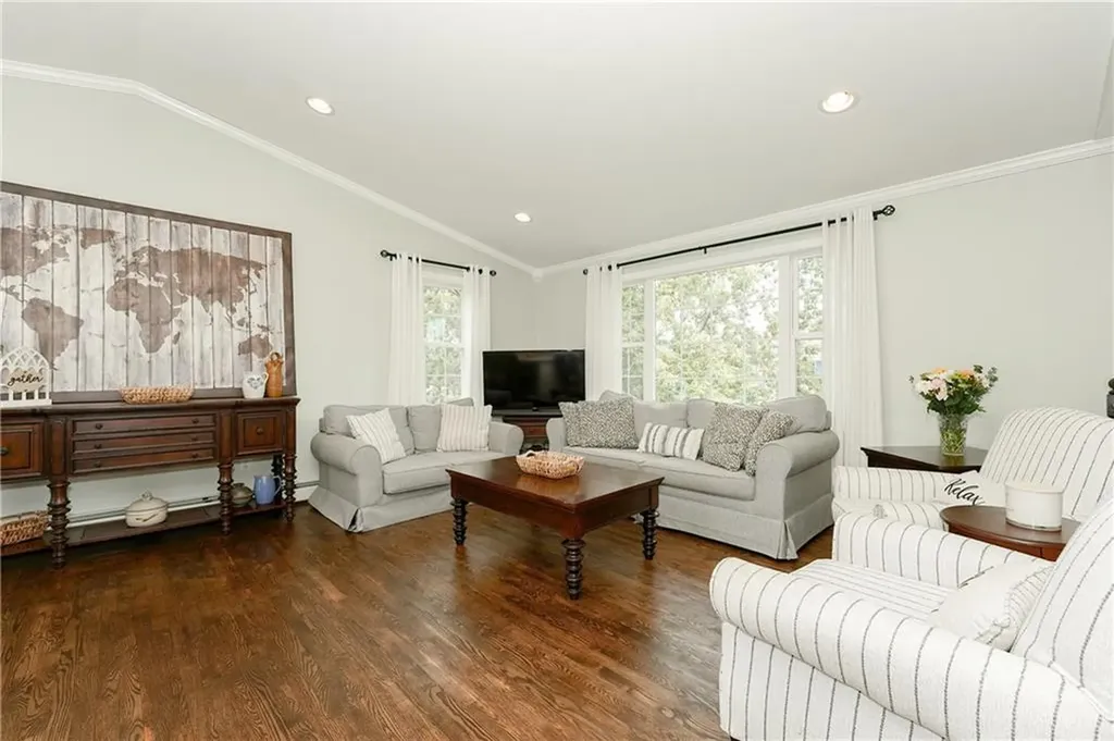 28 Willow Court Portsmouth RI 02871