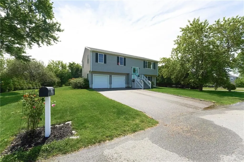28 Willow Court Portsmouth RI 02871