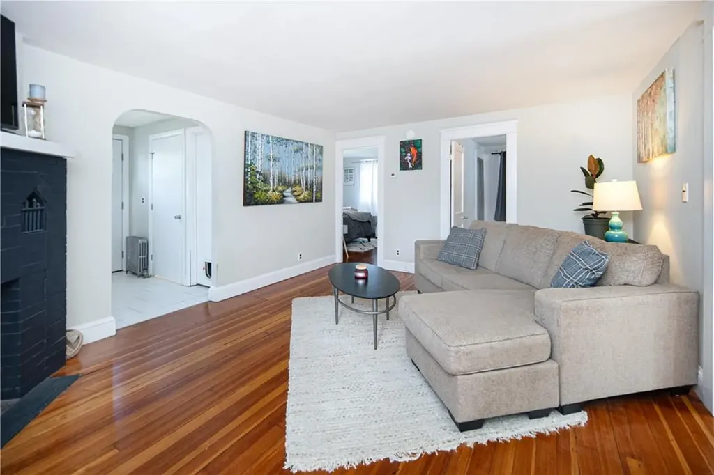 17 Lakecrest Drive Warwick RI 02889