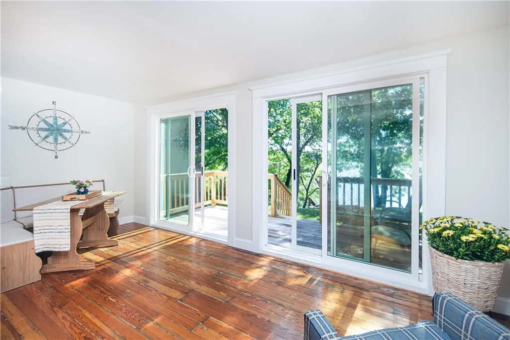 17 Lakecrest Drive Warwick RI 02889