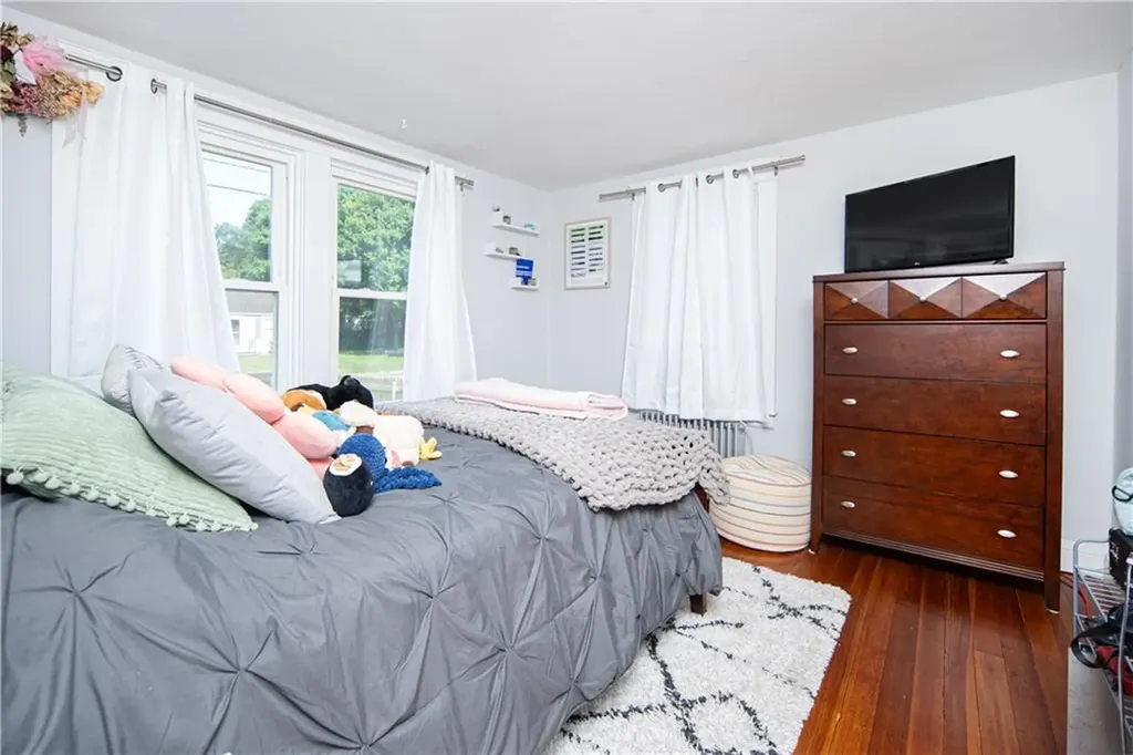 17 Lakecrest Drive Warwick RI 02889