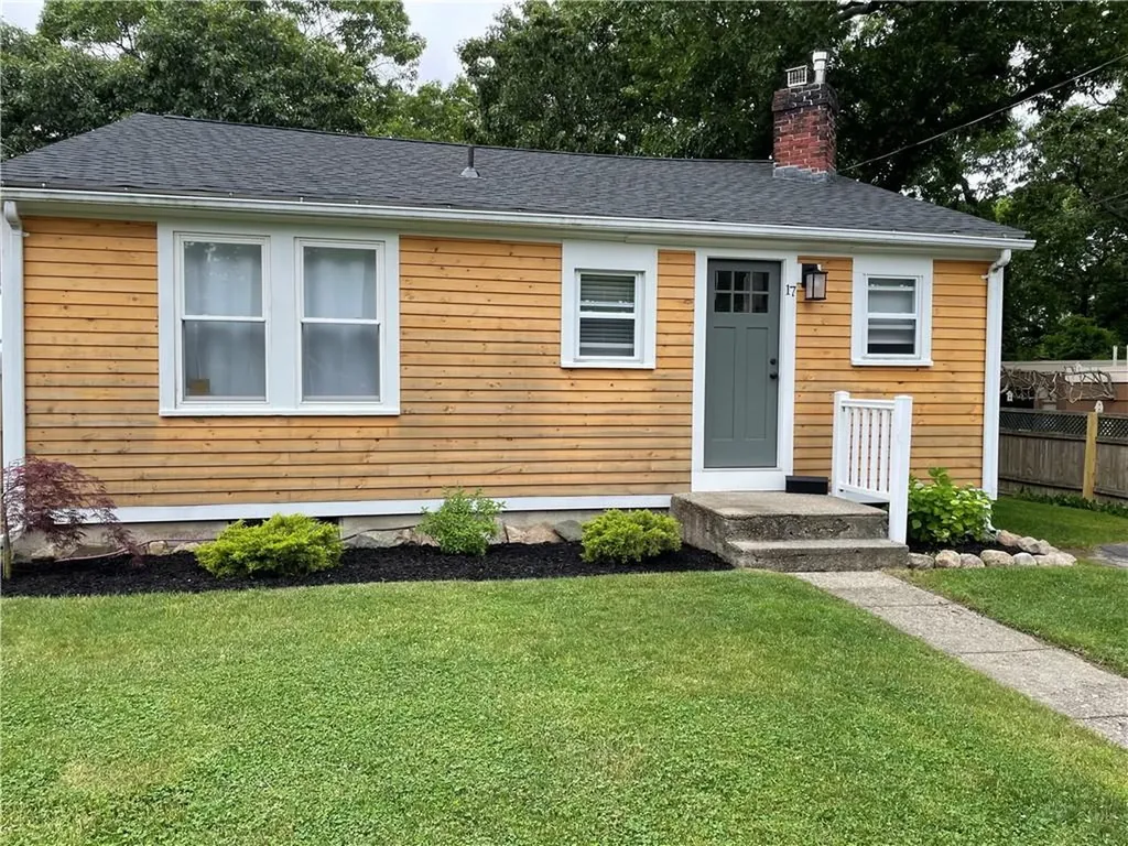 17 Lakecrest Drive Warwick RI 02889