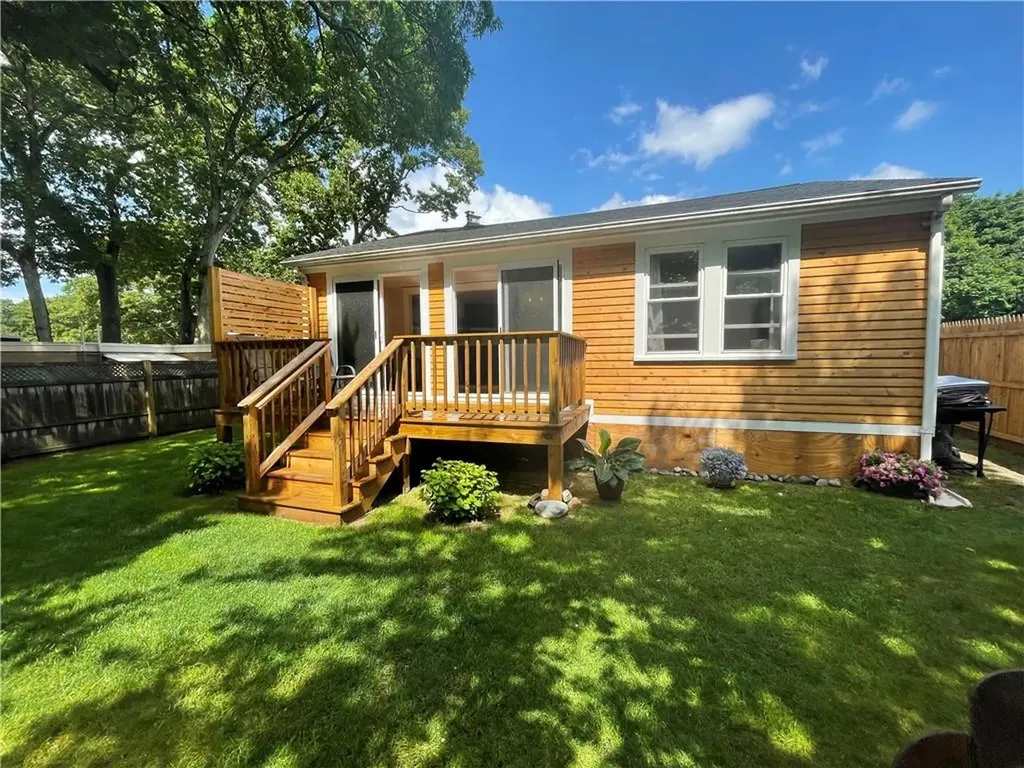 17 Lakecrest Drive Warwick RI 02889