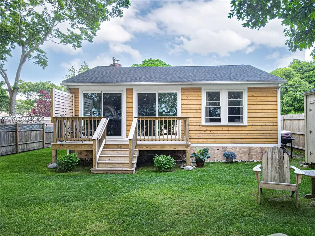 17 Lakecrest Drive Warwick RI 02889
