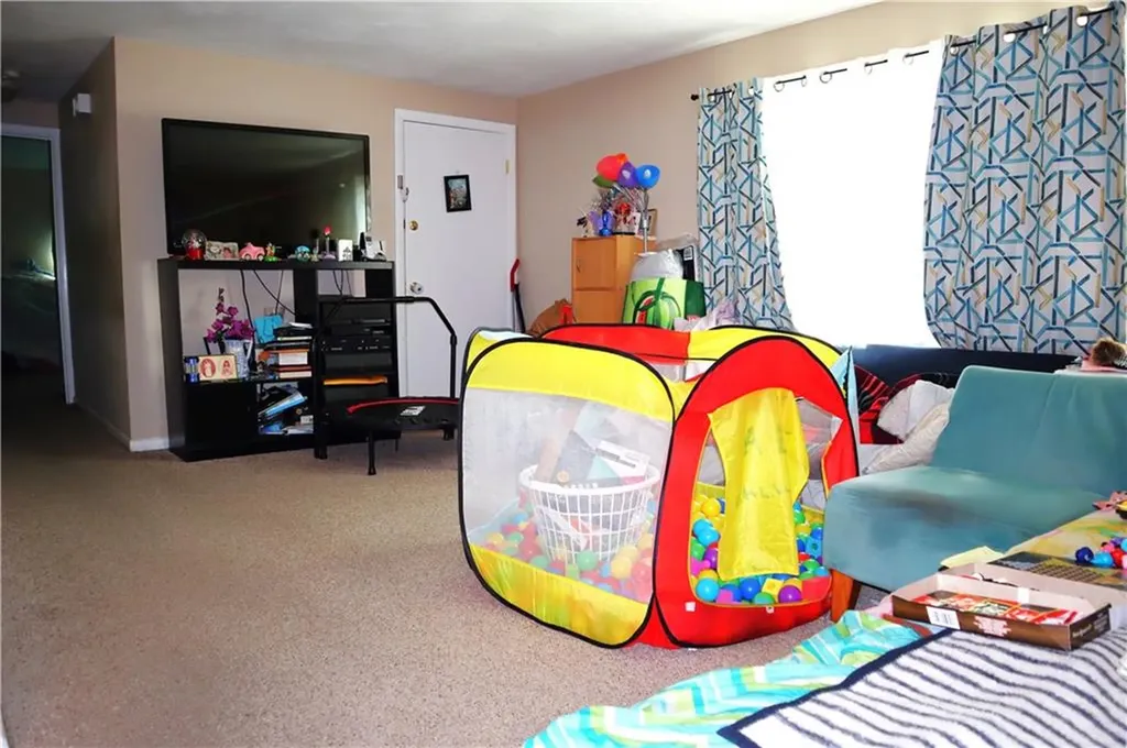 184 186 Concord Avenue Cranston RI 02910