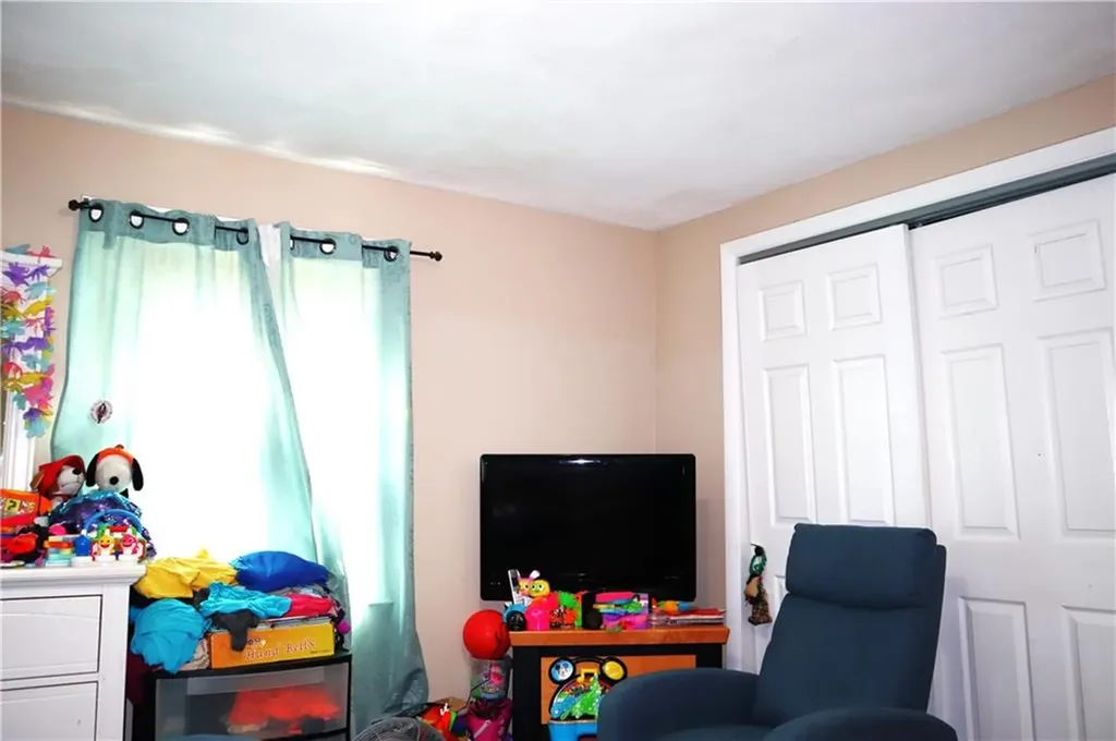 184 186 Concord Avenue Cranston RI 02910