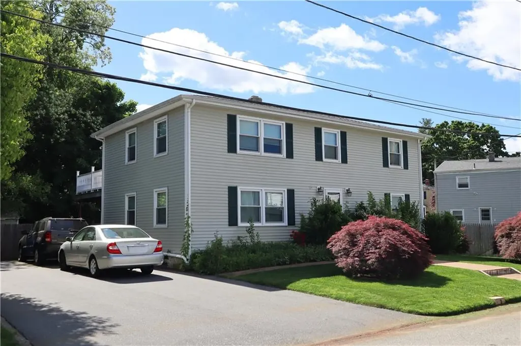184 186 Concord Avenue Cranston RI 02910