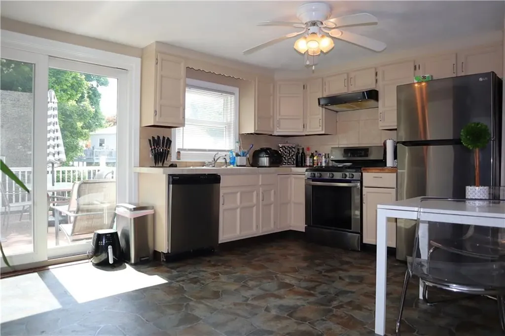 184 186 Concord Avenue Cranston RI 02910