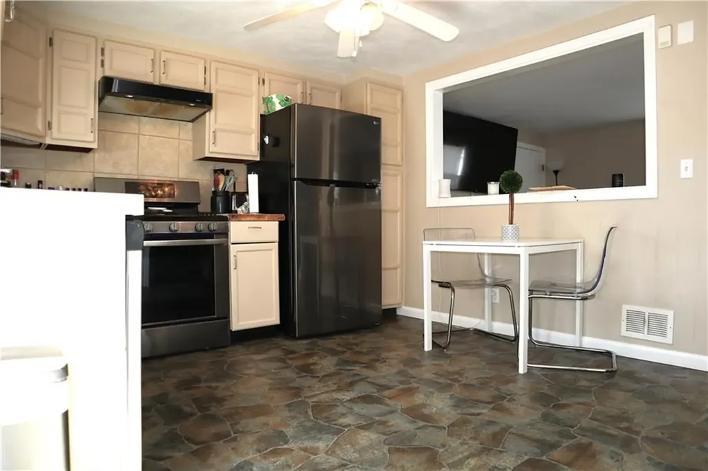 184 186 Concord Avenue Cranston RI 02910