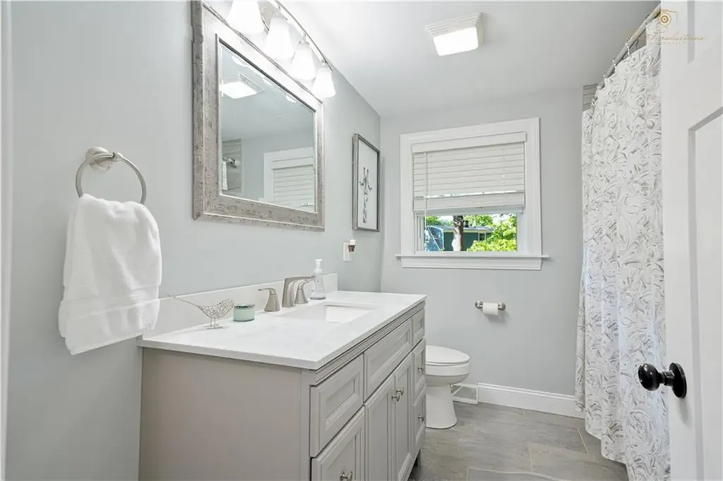 177 Medford Street Warwick RI 02889