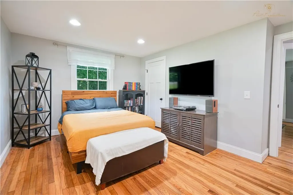 177 Medford Street Warwick RI 02889