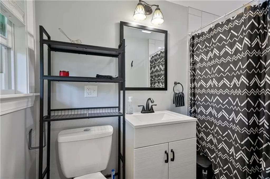 177 Medford Street Warwick RI 02889