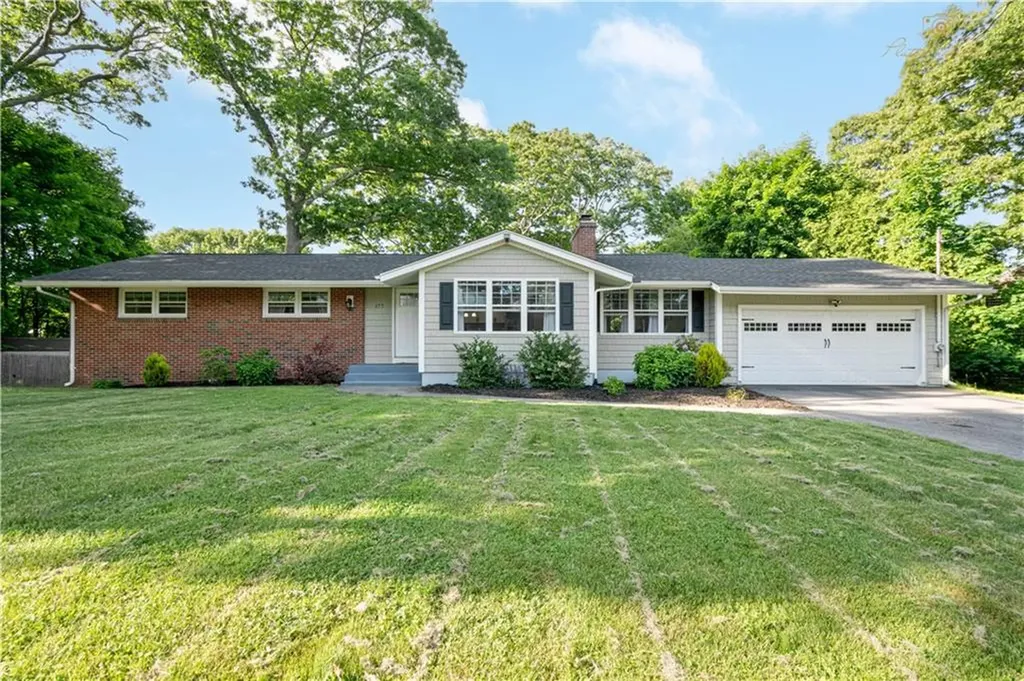 177 Medford Street Warwick RI 02889