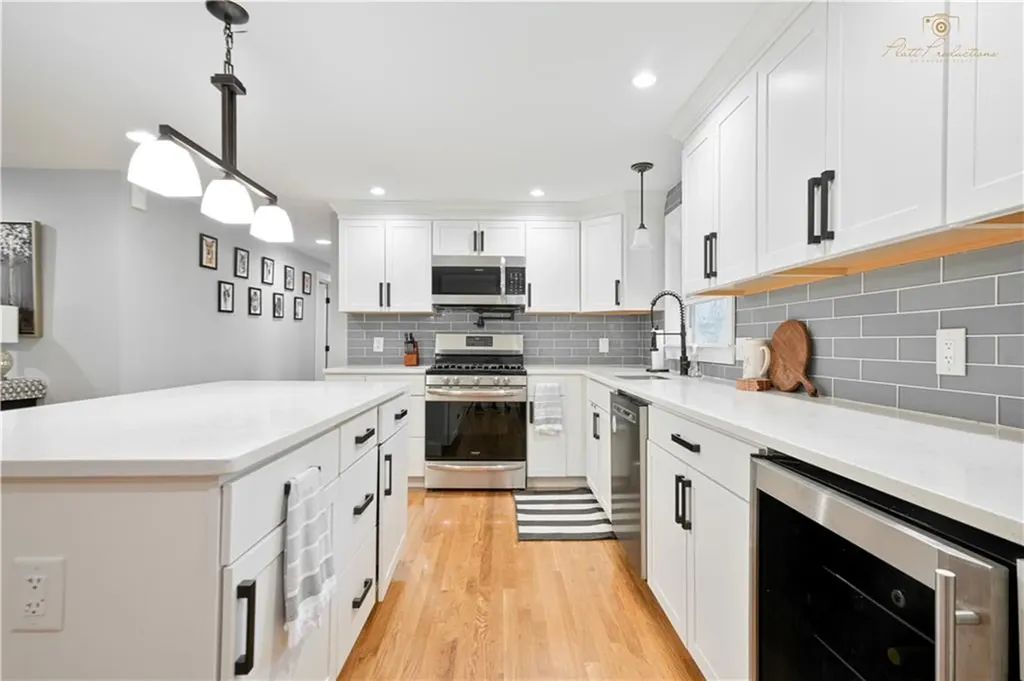 177 Medford Street Warwick RI 02889