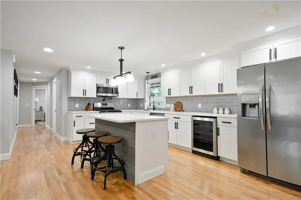 177 Medford Street Warwick RI 02889