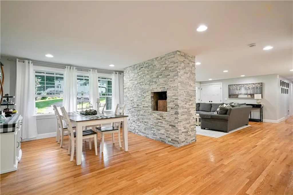 177 Medford Street Warwick RI 02889