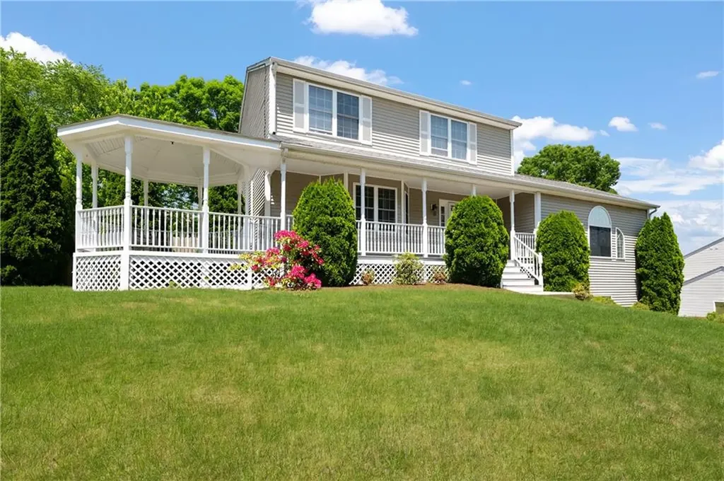 10 Gilcrest Drive West Warwick RI 02893