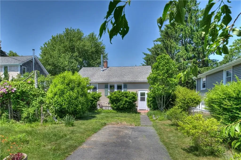 34 Central Avenue Warren RI 02885
