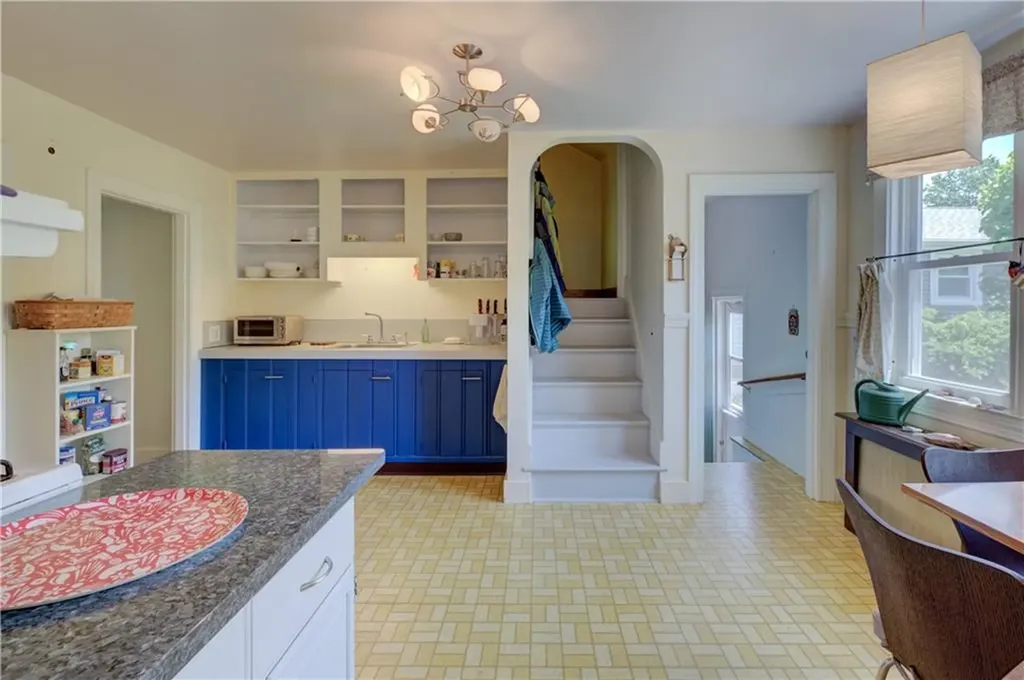 34 Central Avenue Warren RI 02885
