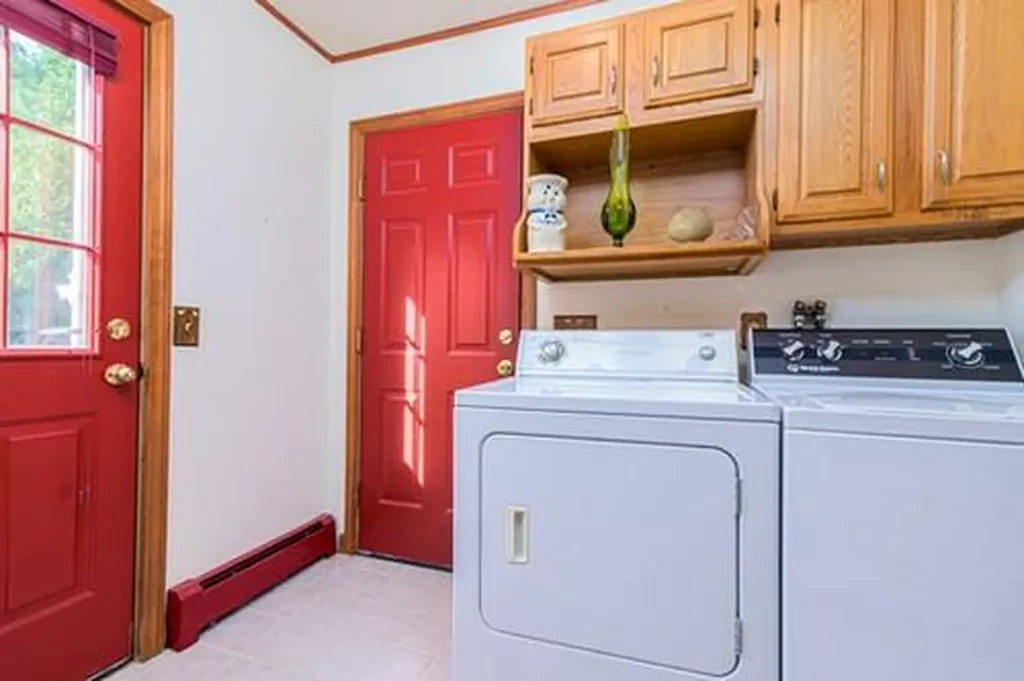 17 Lanphere Road Westerly RI 02891