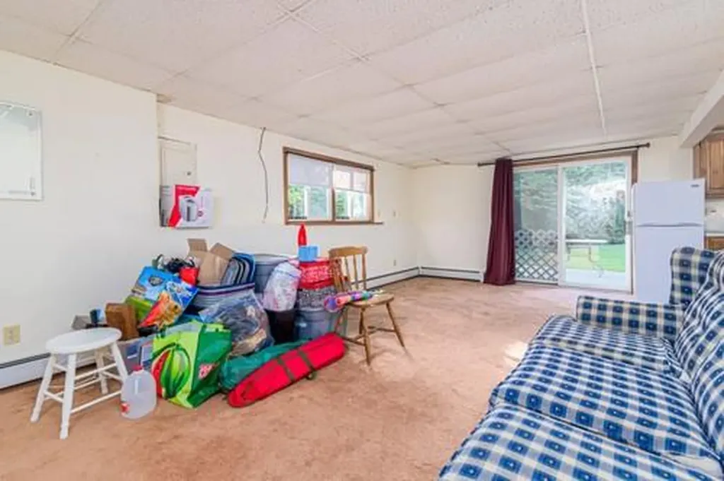 17 Lanphere Road Westerly RI 02891
