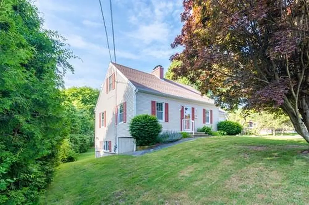 17 Lanphere Road Westerly RI 02891