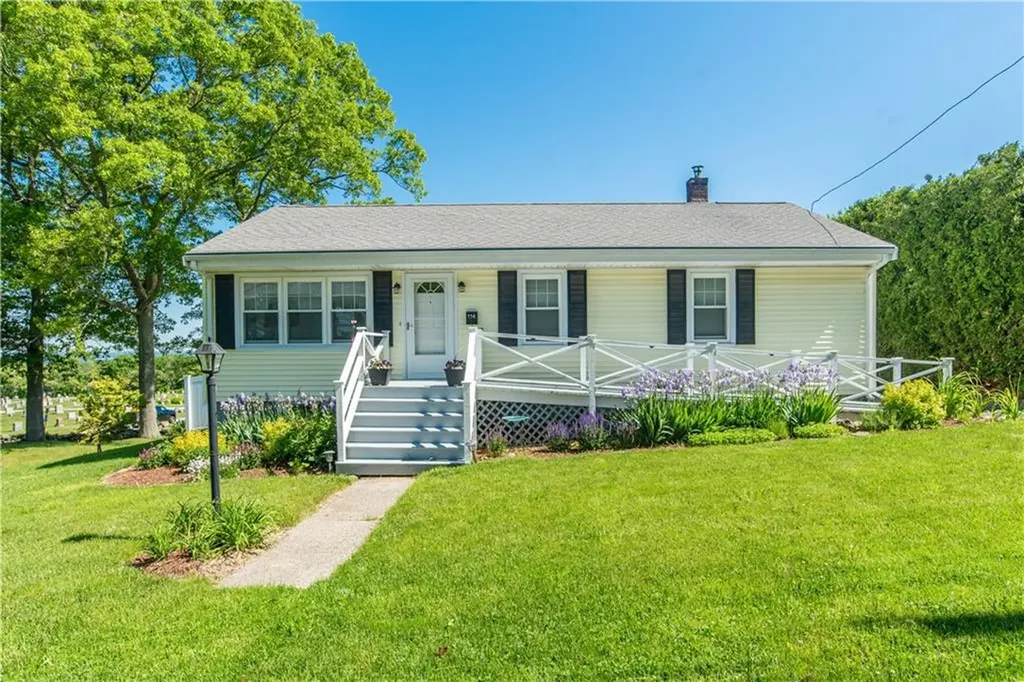 114 Grinnell Avenue Tiverton RI 02878